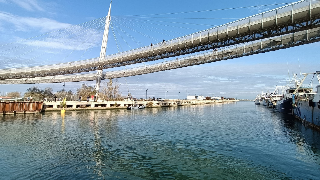 Cadavere recuperato dalle acque del fiume Pescara: indaga la polizia